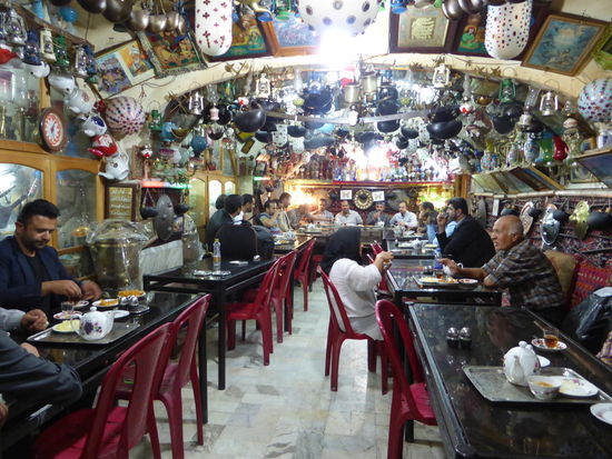 Shisha-Höhle - besonders gefragt, da man in Isfahan in den Restaurants keine Wasserpfeife rauchen darf