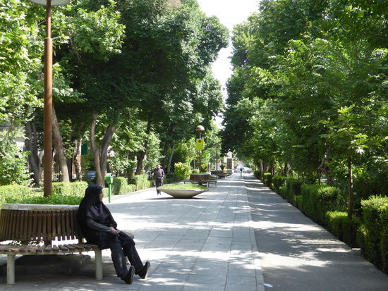 die Prachtstrasse Kh. Chahar Bagh oder Straße der vier Gärten