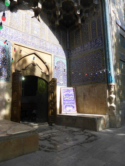 Madres-e Chahar Bagh