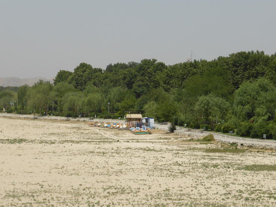 die verwaiste Paddelbootstation existiert noch - vielleicht hofft man auf Wiedereröffnung?!