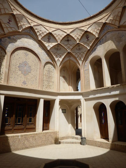 die Innenausstattung iust immer aufwändig und prunkvoll