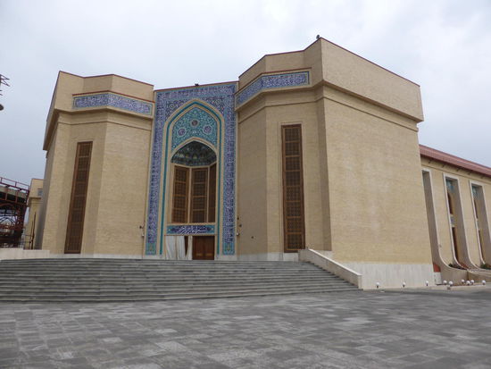 der im Bau befindliche Mosalla-Komplex, der für große religiöse Versammlungen und Freitagspredigten genutzt wird/ werden soll