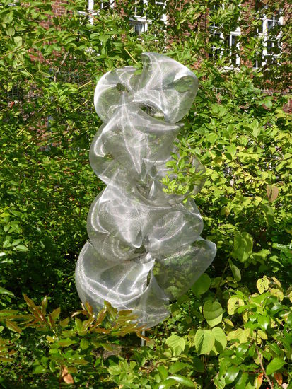 auch aus Edelstahlsiebgeflecht läßt sich ein Kunstobjekt schaffen