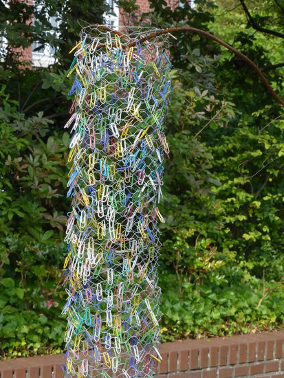 abenso wie mit Büroklammern!