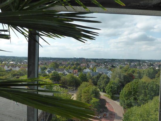 Blick aus dem gläsernen Aufzug