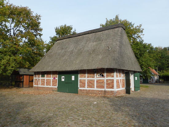 In der Scheune ist das Café Dunkel untergebracht.