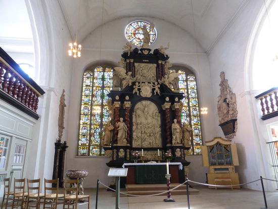 Barockaltar (1674-77) des Hamburger Bildhauers Christian Precht