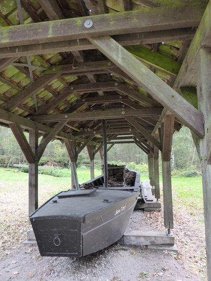 Elbhuntschiffe bieten Laderaum für ein "halbes Hundert" Körbe Torf