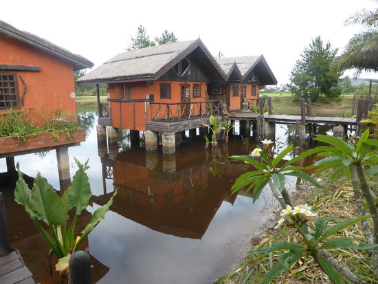 die Hütten des Lac-Hotels