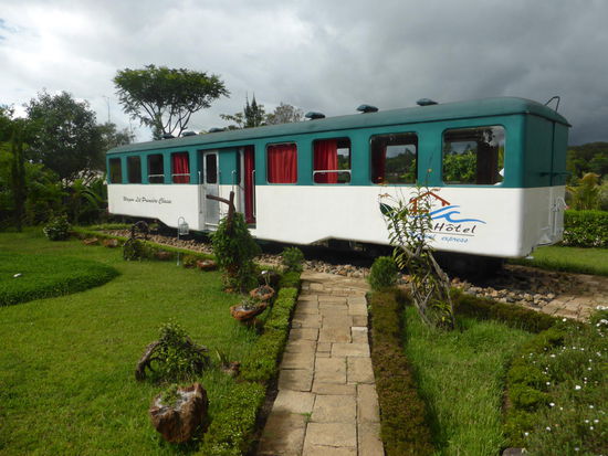 außer den Hütten im See bietet das Lac-Hotel auch diesen Waggon als Luxusappartement an
