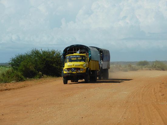 trotzdem scheint die Piste für größere Transporte genutzt zu werden