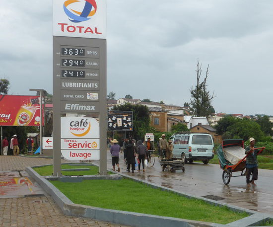 Super 3630AR ca 1,20 €/ Diesel 2940AR ca. 0,95 €