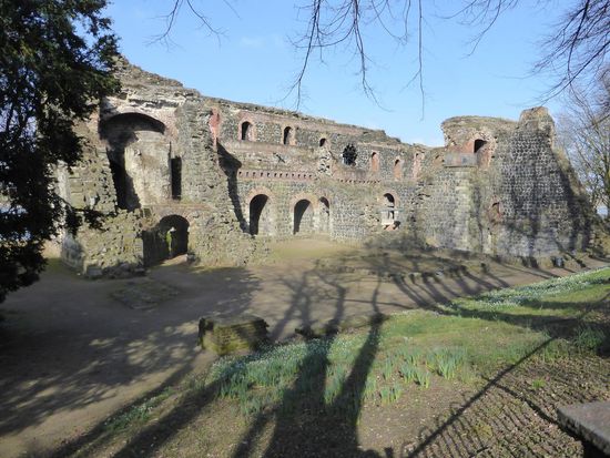 Ruine der Kaiserpfalz - Zerstörung 1702