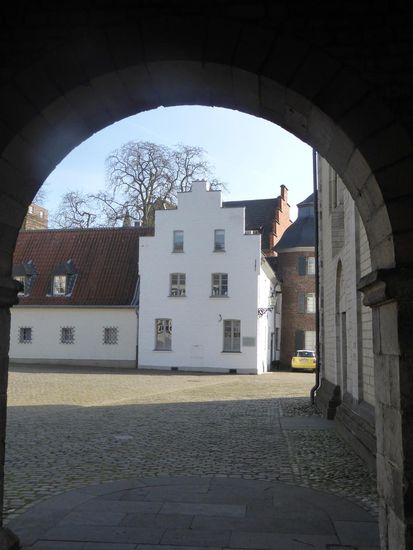 Blick auf den Suitbertus-Stiftsplatz