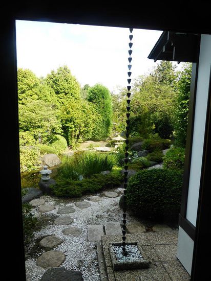 dafür ist der Ausblick in den Garten 'umwerfend'