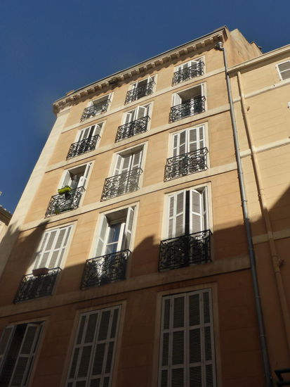 unsere Wohnung liegt noch über dem Fries