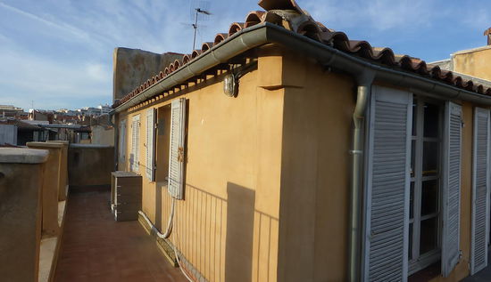 die umlaufende Terrasse