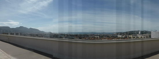 Panoramas über die hohe Mauer hinweg - zum Meer (westl)
