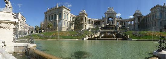 Krönung der Wasserleitung mit einem prächtigen Palais
