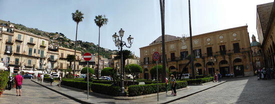 Vorplatz in Monreale