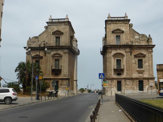 Porta Felice - 1582 als Pendant zur Porta Nuova errichtetes barockes Tor