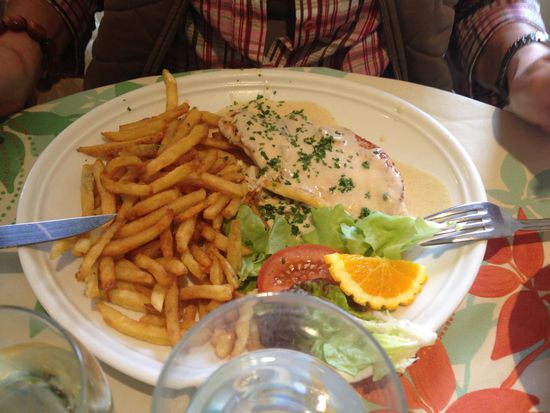 aber sie mußte danach noch dinde sauce normand essen