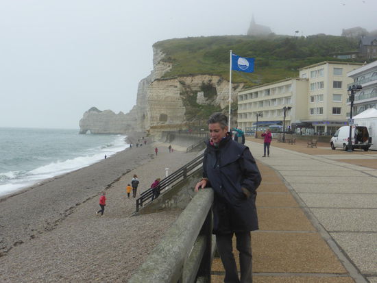 am Strand von Etretat