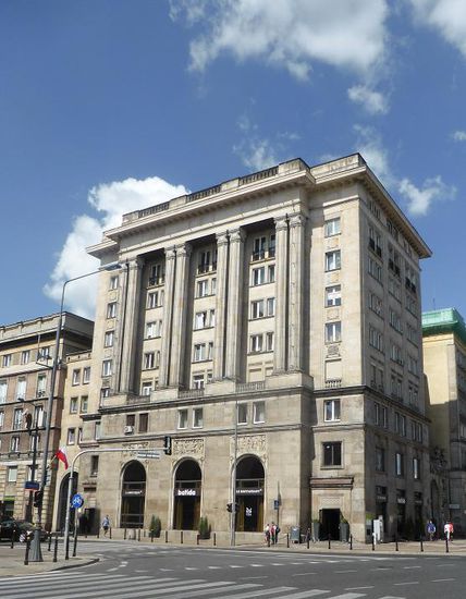 Prachtbauten am Platz der Verfassung