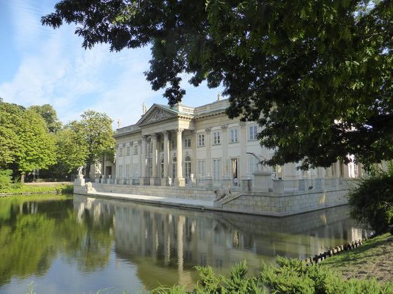 Palast auf dem Wasser