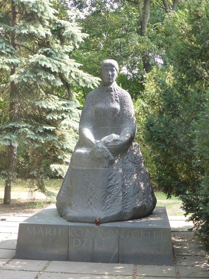 Marie Curie begegnet einem auch hier