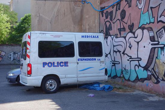 in Polen macht man selbst aus Polizeiautos noch Anhänger