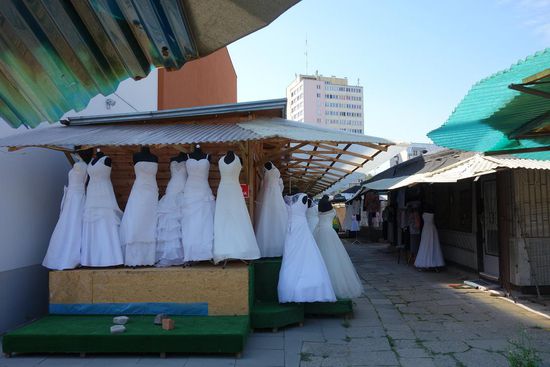 und sogar Brautkleider