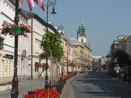 Nowy Swiat mit Blick auf die Heiligkreuzkirche