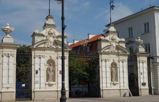 Eingang zur Universität - 1818 gegründet