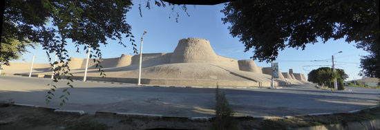 an der Nordwestecke des Mauerringes kann man die Ausmaße genauestens erkennen