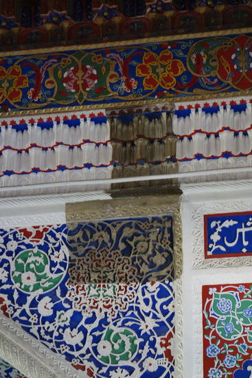 typisches aus der Denkmalpflege: ein Stück nicht gesäuberte Wandfläche zeigt den Originalzustand