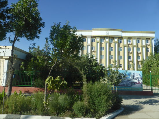 kurze Eindrücke von Nukus - tolle Bauten