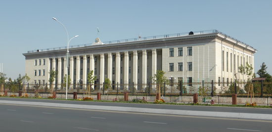 Rathaus direkt gegenüber dem Hotel