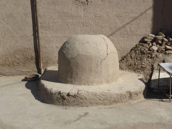 der Backofen steht auf der Straße