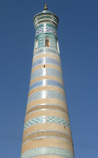 Islom-Xo´ja-Minarett - die Schreibweisen der Namen sind wie schon beim Ort Chiwa selbst höchst unterschiedlich