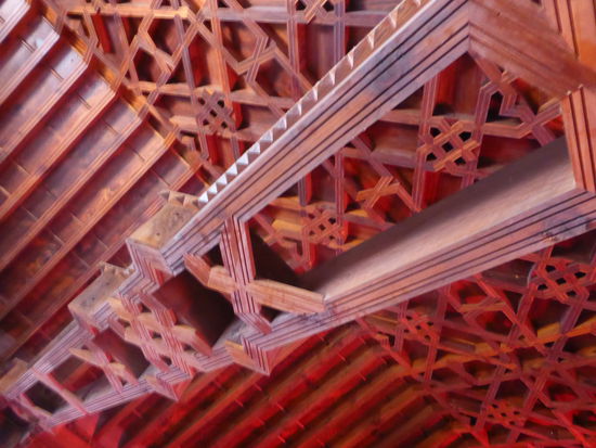 die trutzige alte Pfarrkirche Iglesia Nuestra Señora de La Luz hat eine der die schönsten Mudéjar -Decken der Insel