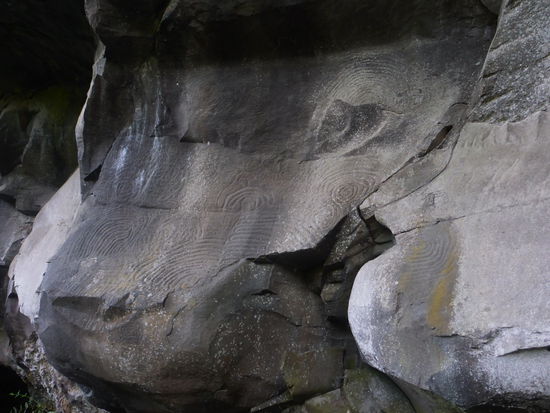 Petroglyphen an der Zarza-Höhle