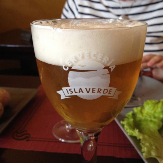 eines der drei selbstgebrauchten Biere der cervezeria isla verde 