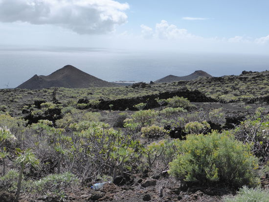 auch hier gewährt man uns weitere Blicke auf Vulkankegel