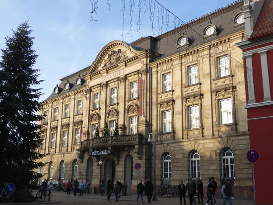 altes Postgebäude - heute Mall