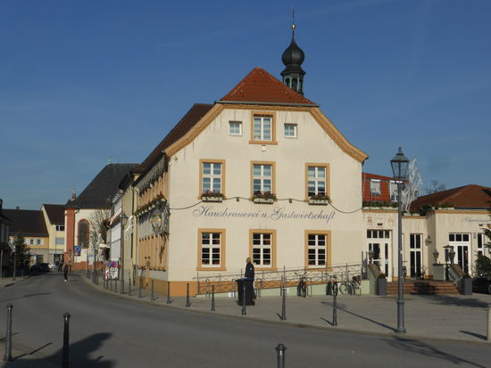 Hausbrauerei und Gasthof zum Ritter- mit leckeren eigenen Biersorten - und deftigem Essen