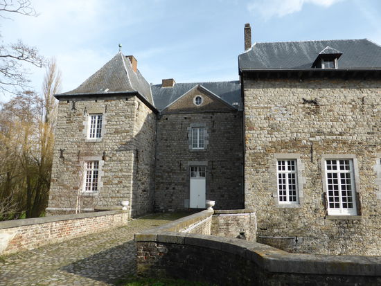 Die Bruchsteinbrücke ersetzt eine frühere Zugbrücke