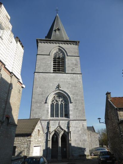 eglise Saint Georges - der Turm stammt ausdem Jahre 1301 - der Tympanon des Portals zeigt den hl. Georg