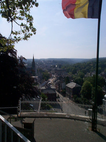 Blick auf die an den Ufern der Weser liegende Unterstadt