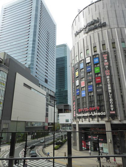 Das Yodobashi-Umeda-kaufhaus ist so etwas wie unser Mediamarkt - nur (natürlich) viel größer